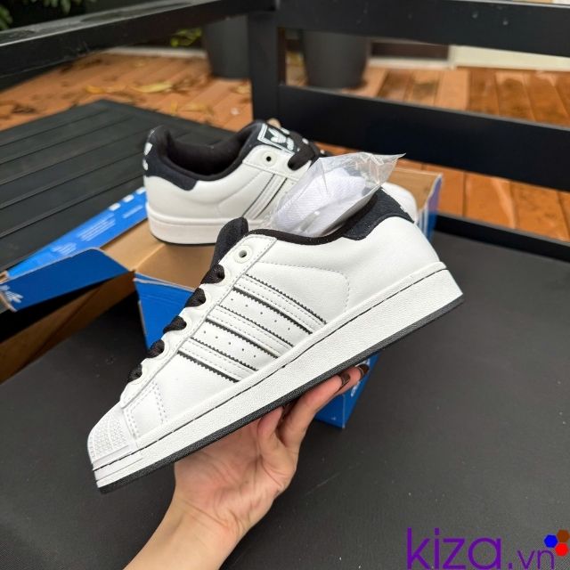 Gi&agrave;y Adidas Superstar mũi s&ograve; m&agrave;u trắng l&oacute;t đen