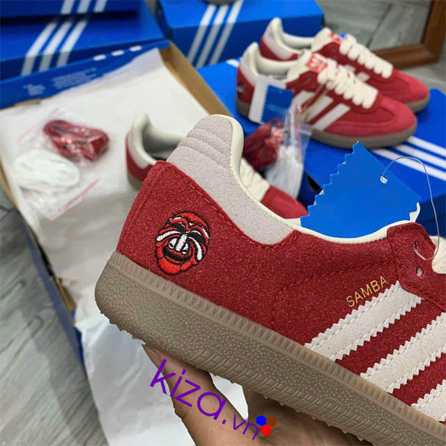 Giày Adidas Samba og màu đỏ