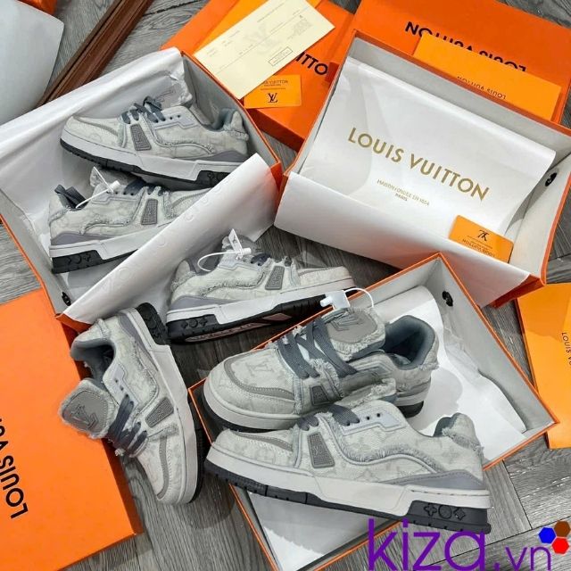 Gi&agrave;y louis vuitton m&agrave;u x&aacute;m vải r&aacute;ch